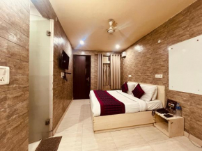 Hotel Red Chilly Near Model Town Delhi Metro Station